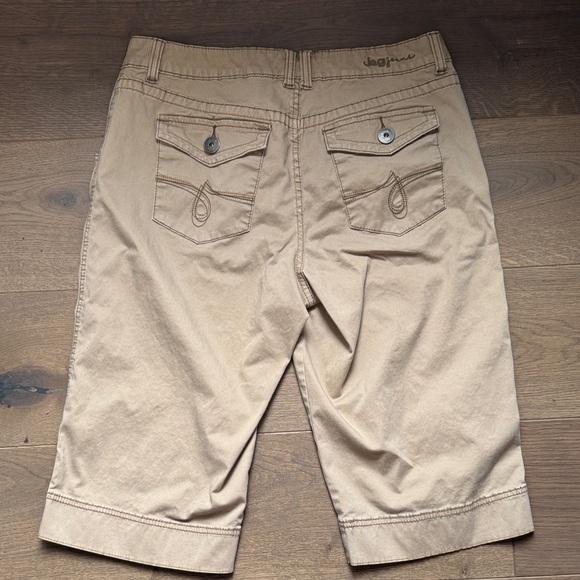 Jag Women's Tan Gaucho Pants - Picture 8 of 11